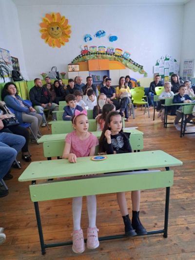 Първокласниците празнуват 11